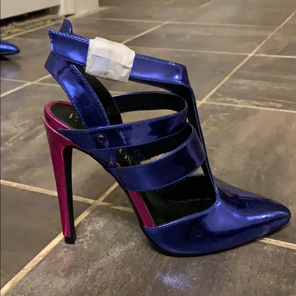 Shoes - Picture 3 of 5
